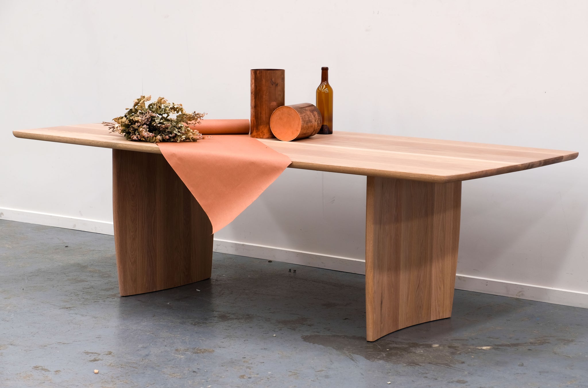 HUGO | Dining Table